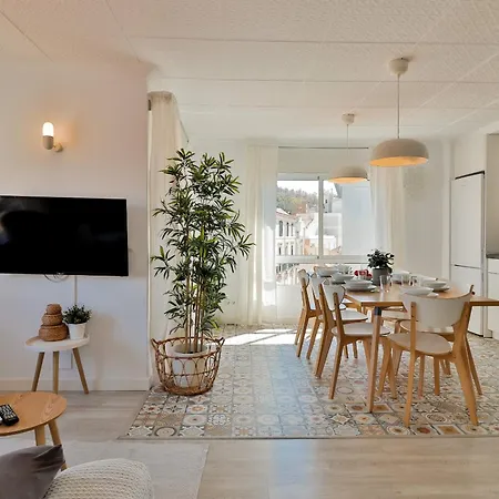 C89 - Luxurious Penthouse With Private Terrace Apartment *
